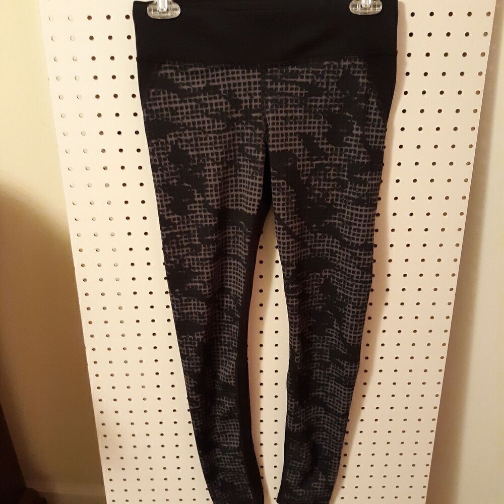 Under Armour Womens Athletic Leggings Heatgear Compression Size Small LN